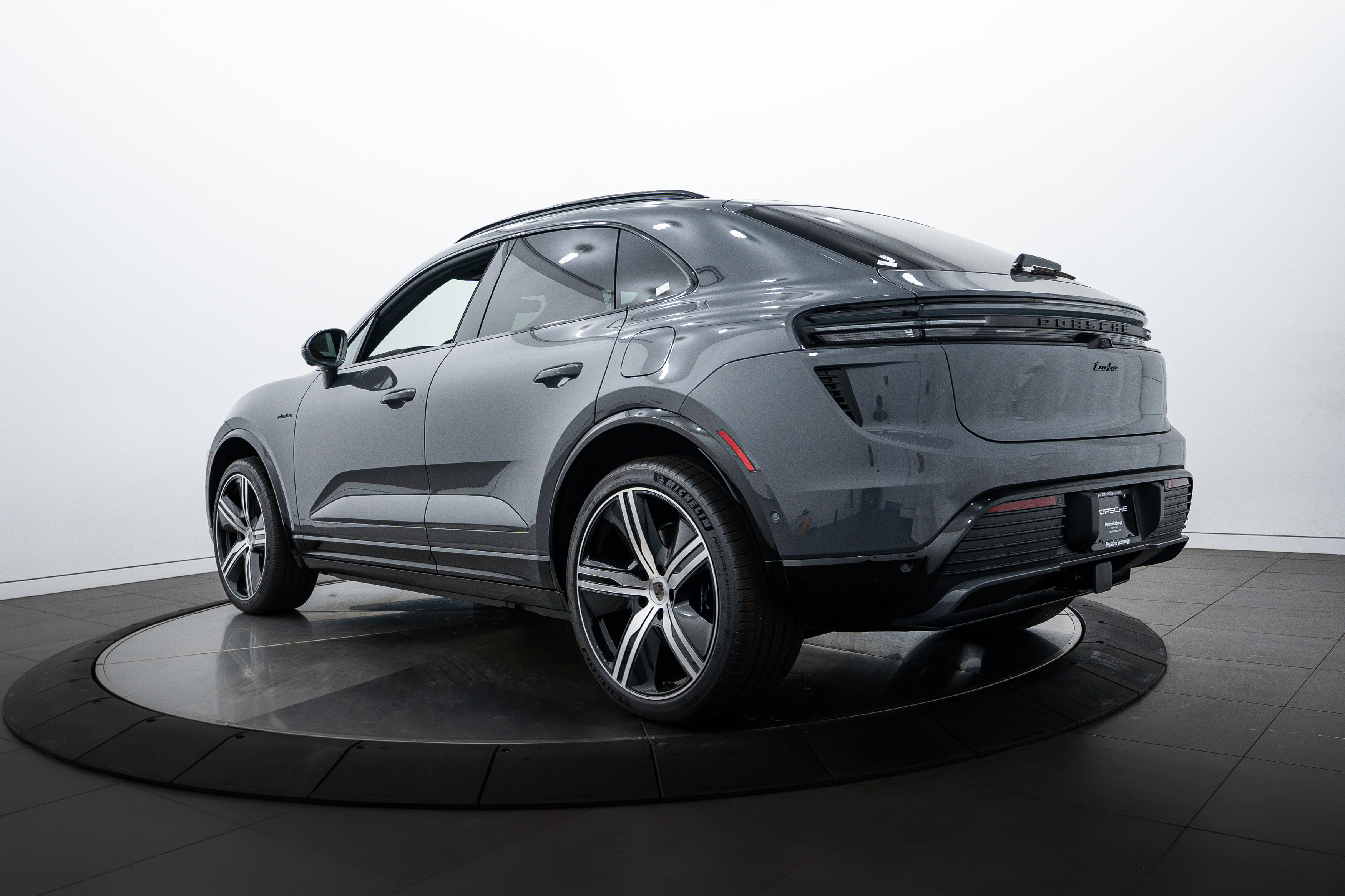 2025 Porsche Macan Turbo Electric photo 3