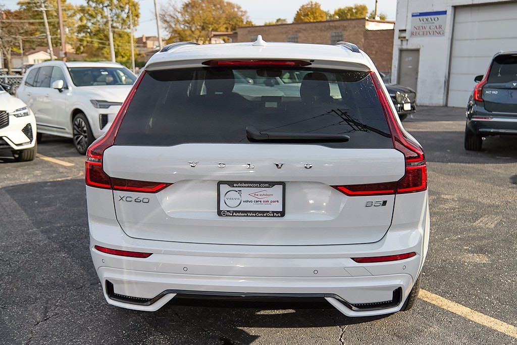 2026 VOLVO XC60 - Image 7