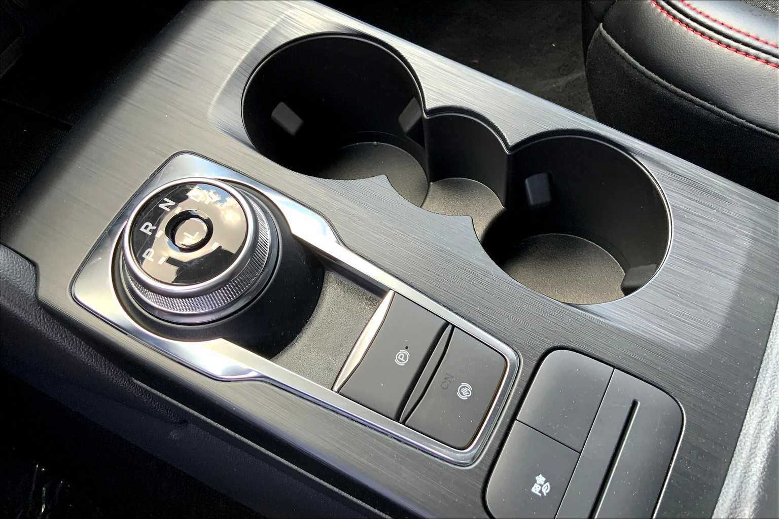 2025 Ford Escape ST-Line photo 7