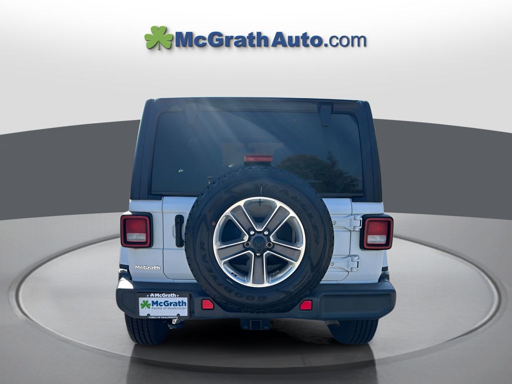 2022 Jeep Wrangler Unlimited Sahara photo 6