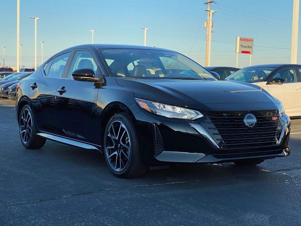 2025 Nissan Sentra SR photo 2