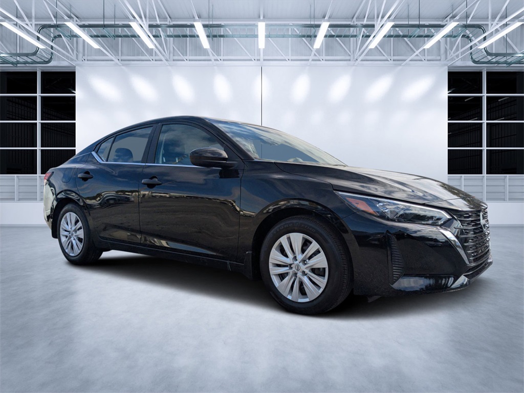 2025 Nissan Sentra S's photo