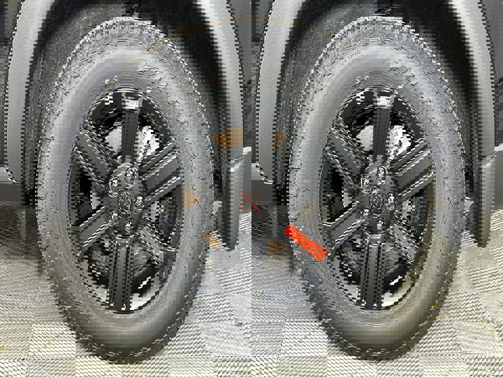 2025 Nissan Rogue SV photo 4