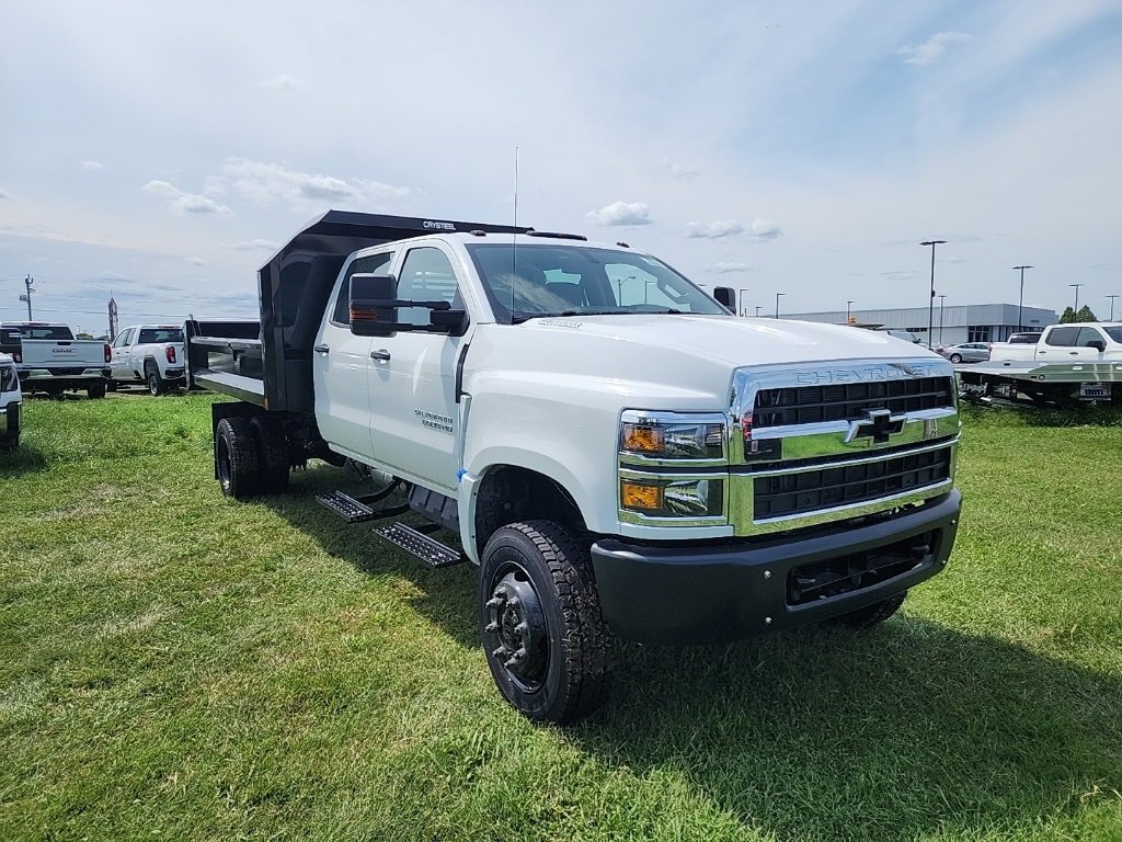 2024 Chevrolet Silverado 5500HD Work Truck photo 3