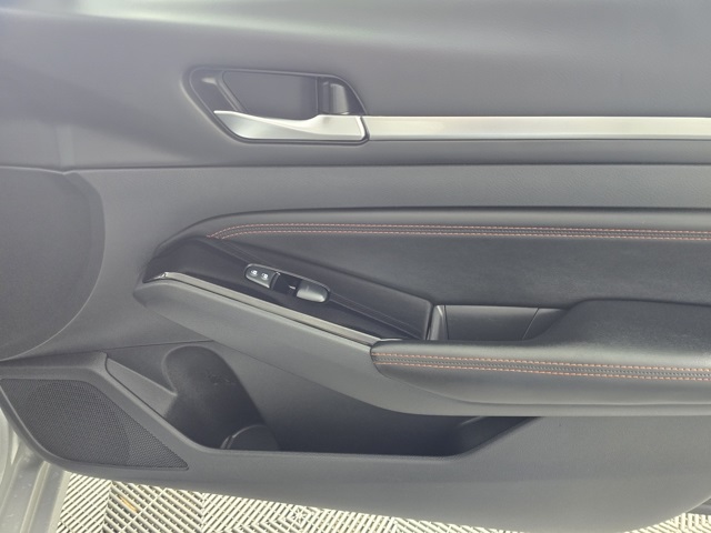 2023 Nissan Altima 2.5 SR photo 4