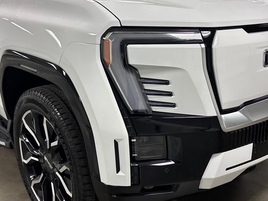2025 Gmc Sierra EV Denali photo 3