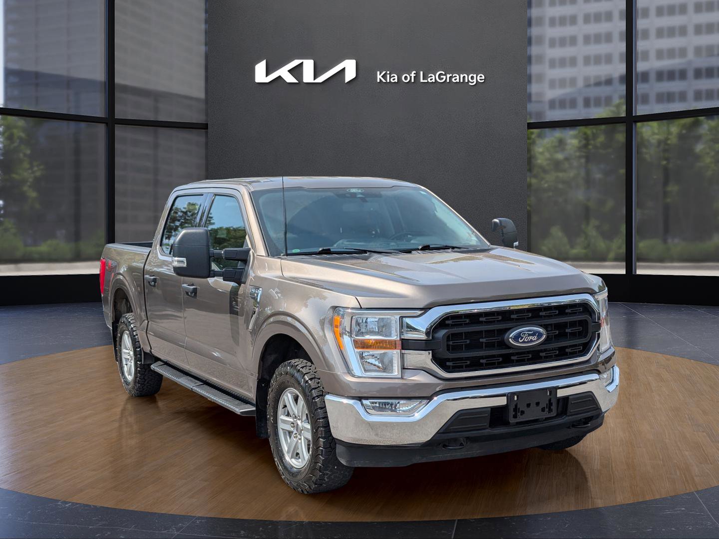 2022 Ford F-150 XLT photo 2