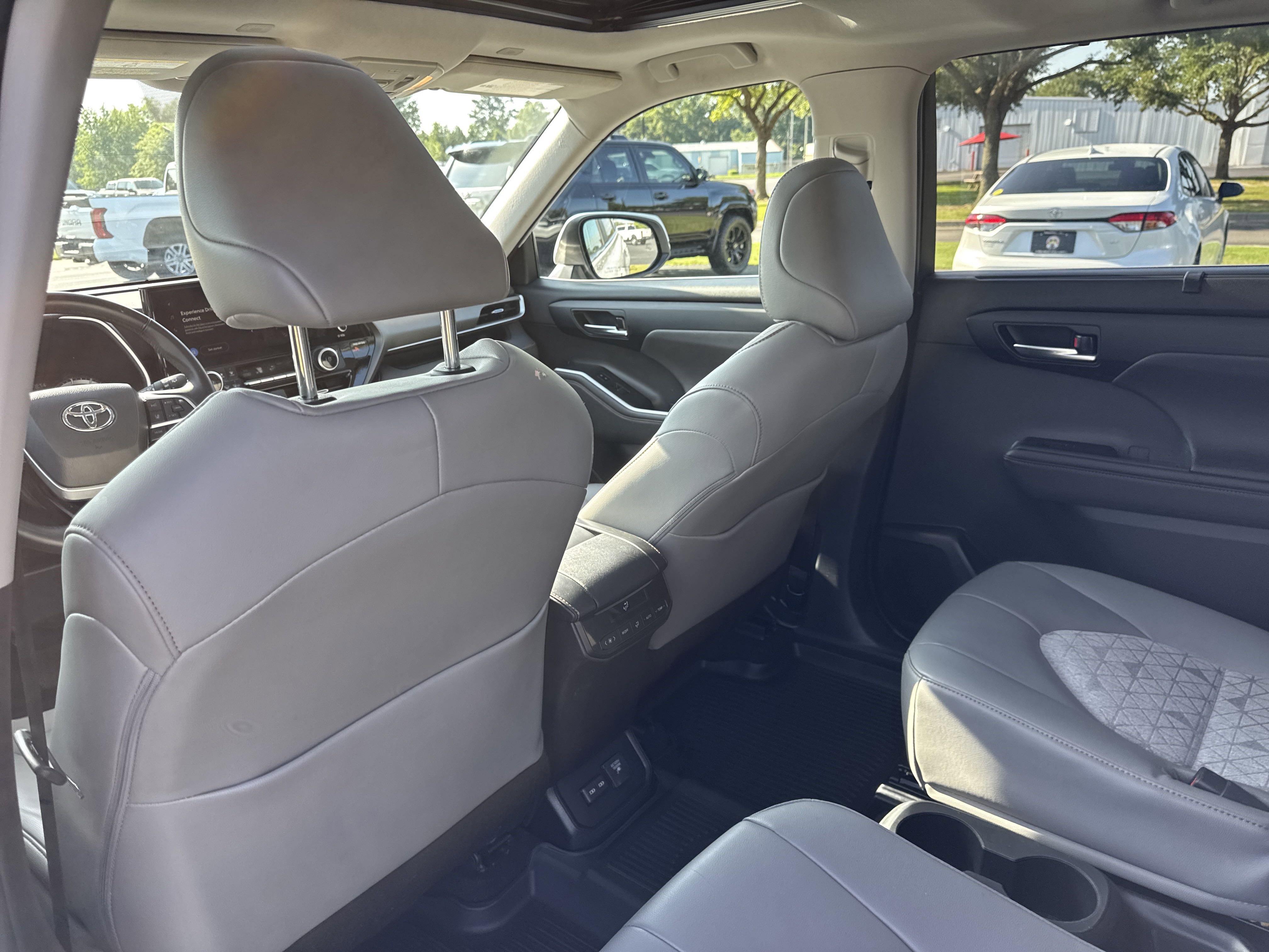 2023 Toyota Highlander Bronze Edition photo 20