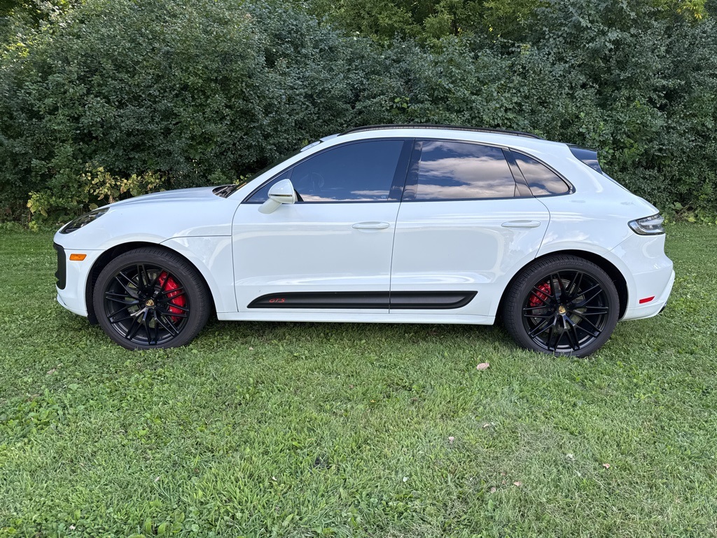 2022 Porsche Macan GTS photo 2