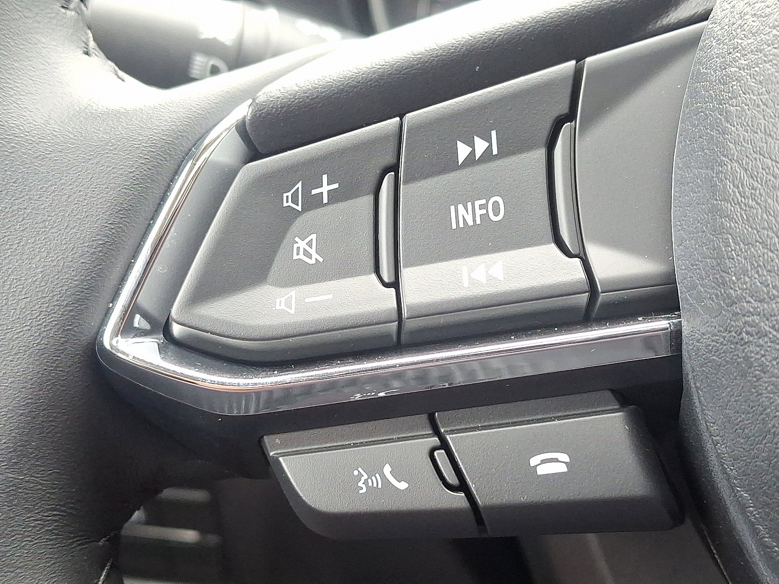 2024 Mazda CX-5 2.5 S Preferred photo 21