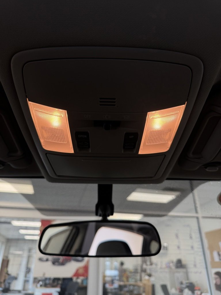 2016 Toyota RAV4 XLE photo 14