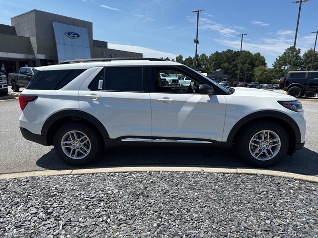 2025 Ford Explorer photo 12