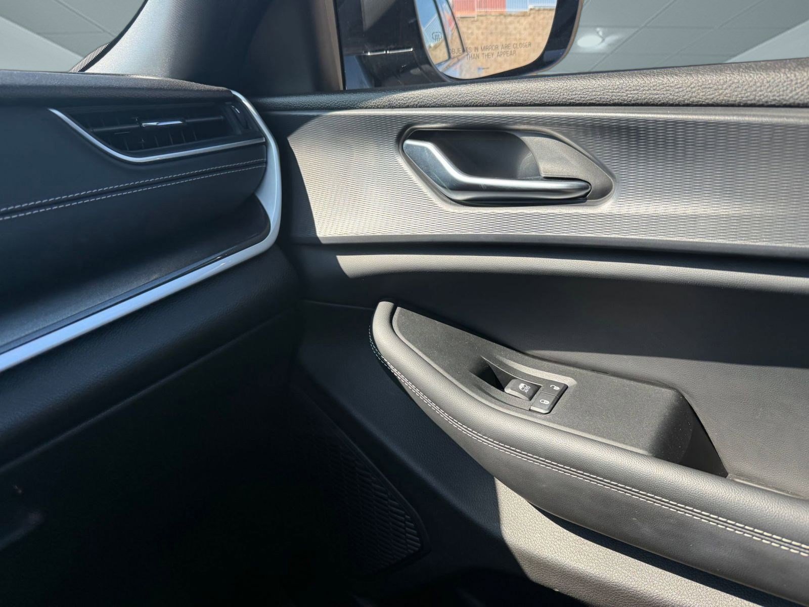 2023 Jeep Grand Cherokee Altitude photo 21