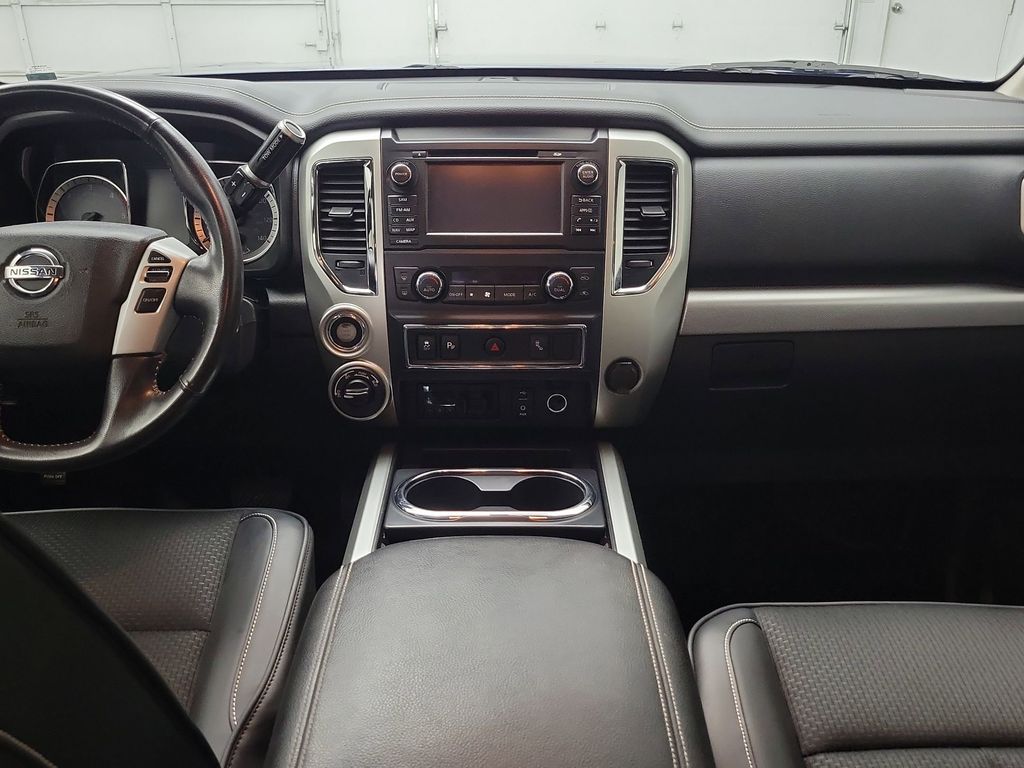 2017 Nissan Titan PRO-4X photo 19