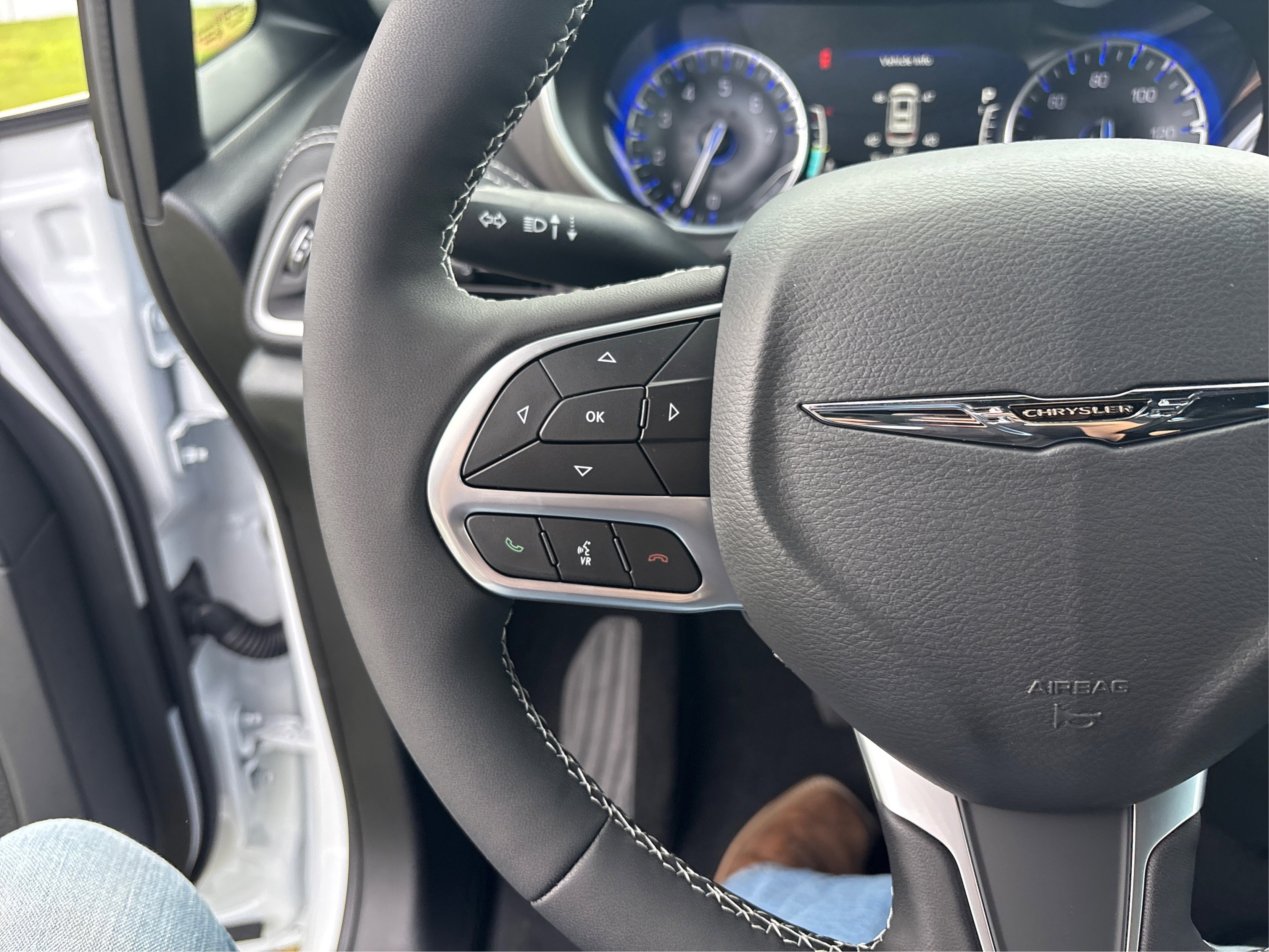 2026 Chrysler Pacifica photo 21