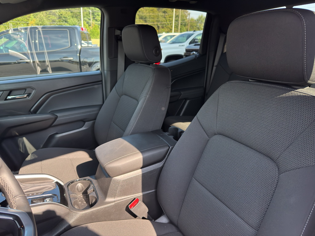 2024 Chevrolet Colorado LT photo 12