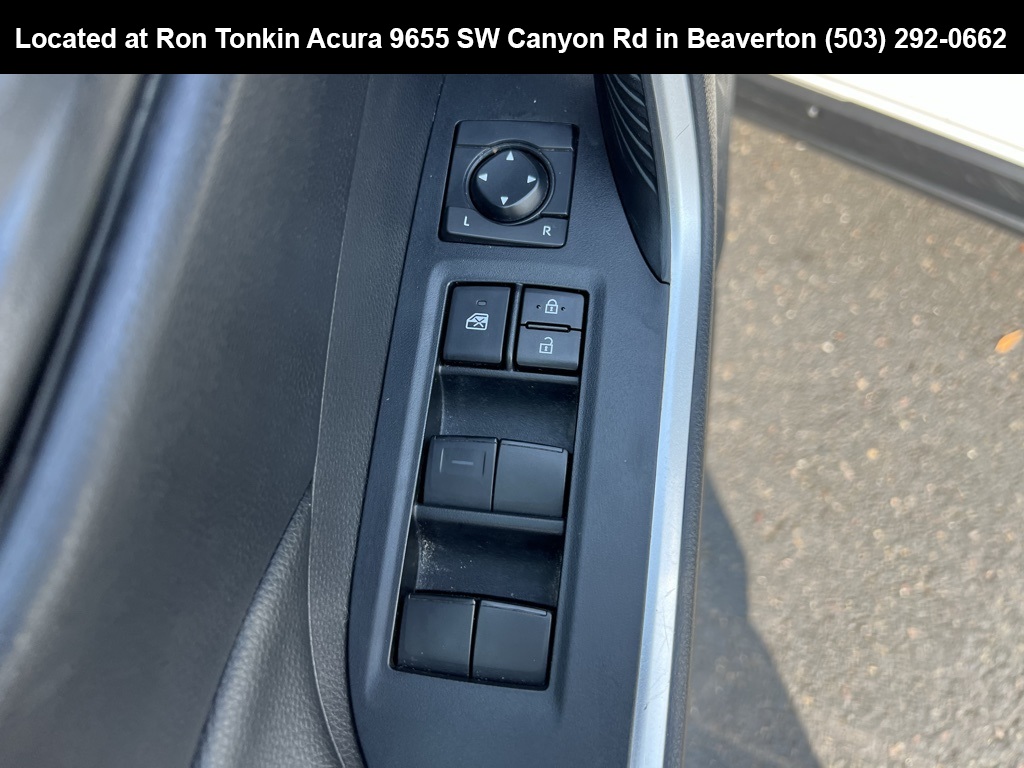2021 Toyota RAV4 Hybrid LE photo 4