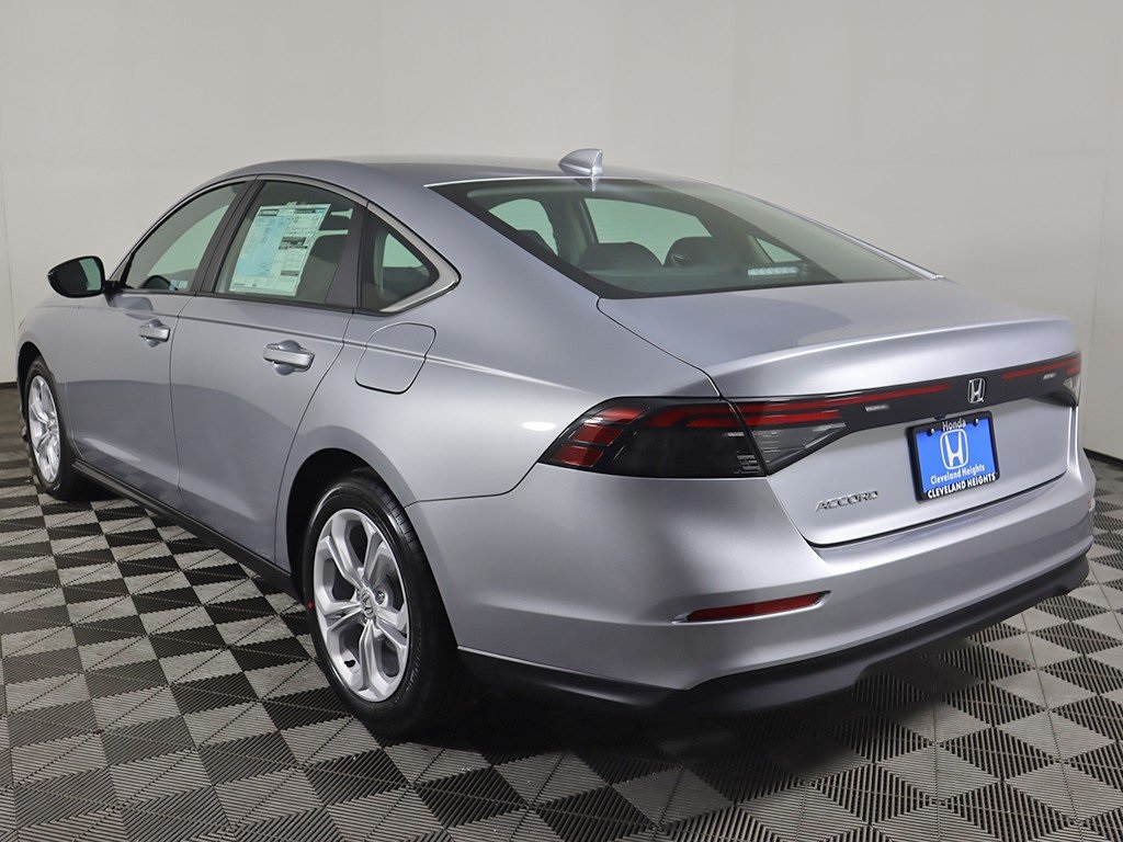 2025 Honda Accord LX photo 3