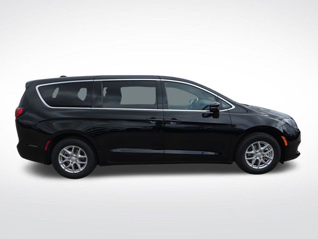 2026 Chrysler Voyager LX photo 2