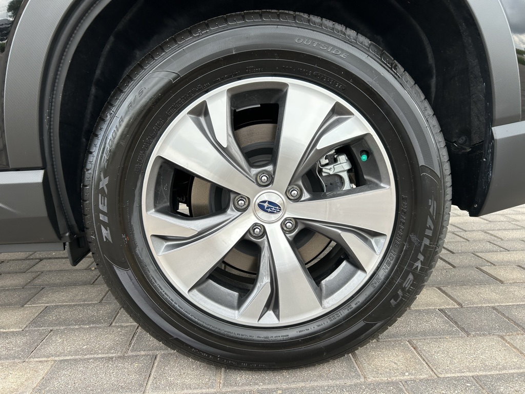 2025 Subaru Ascent Premium photo 7