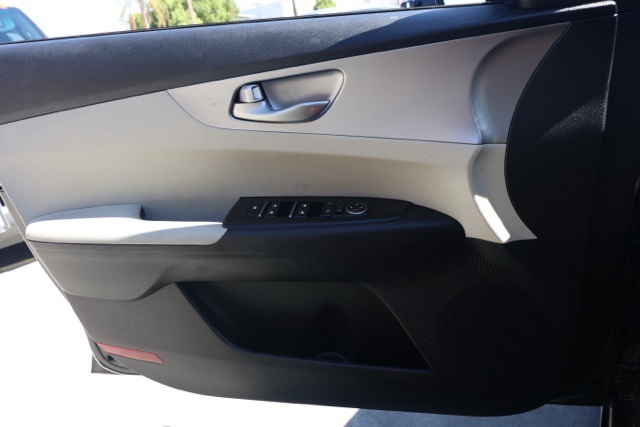2023 Kia Forte LXS photo 19
