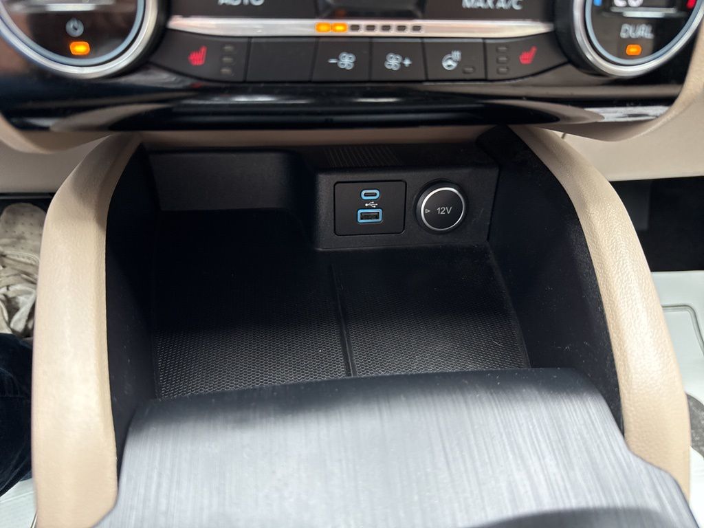 2021 Ford Escape Hybrid SEL photo 29