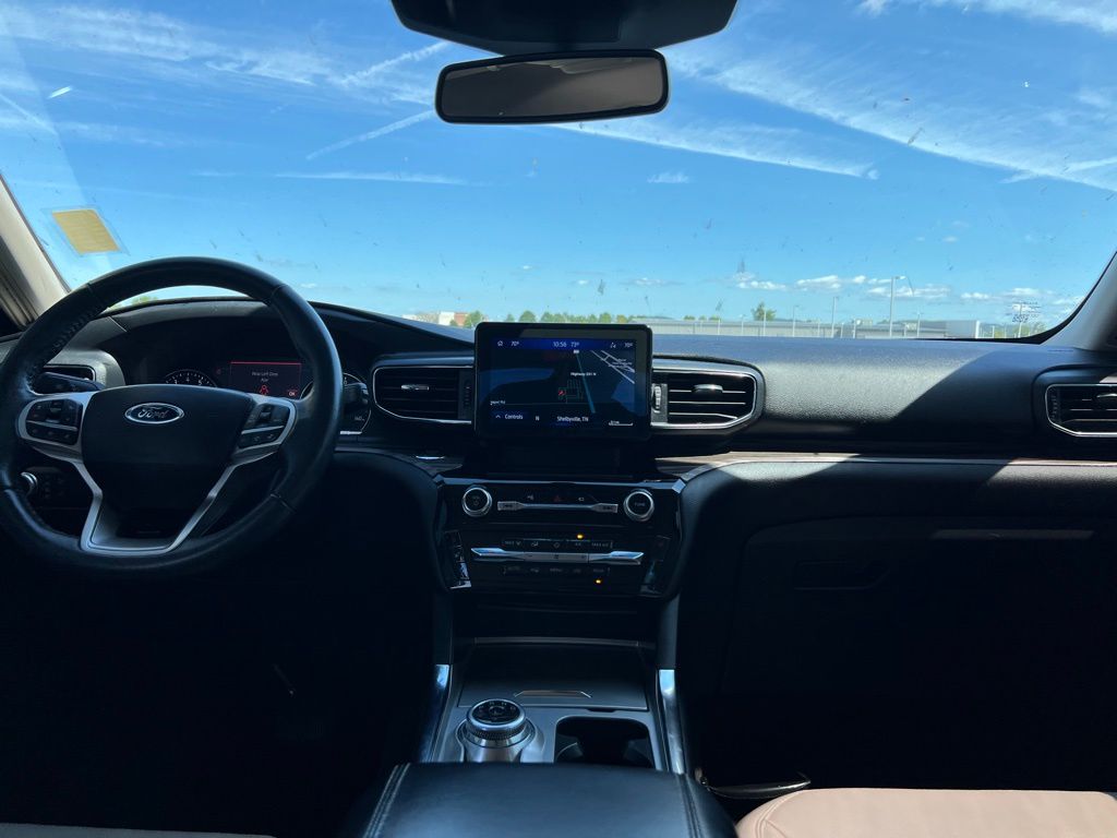 2022 Ford Explorer Limited photo 16