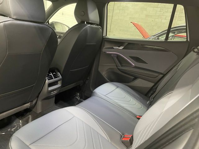 2025 Volkswagen Tiguan SE R-Line Black photo 12