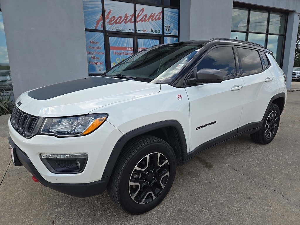 Used 2020 Jeep Compass Trailhawk with VIN 3C4NJDDB8LT137605 for sale in Kansas City