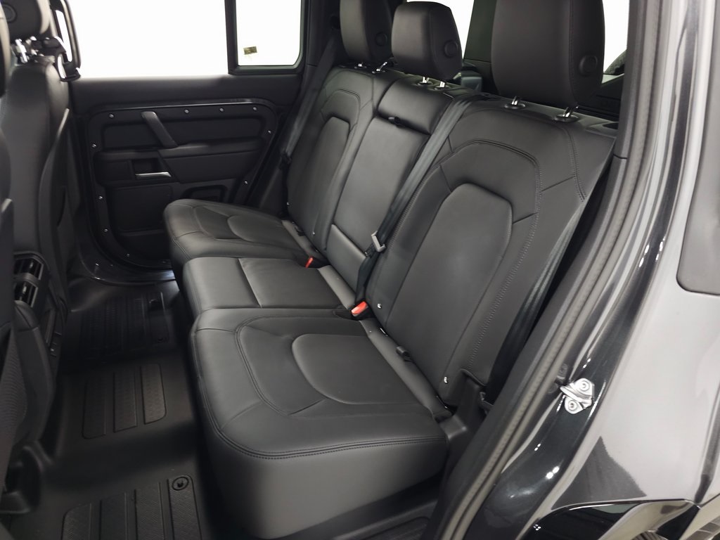2025 Land Rover Defender 110 X-Dynamic SE photo 27