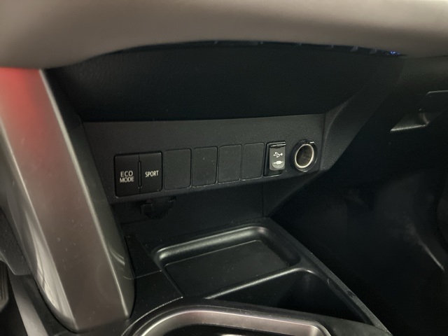 2018 Toyota RAV4 XLE photo 19