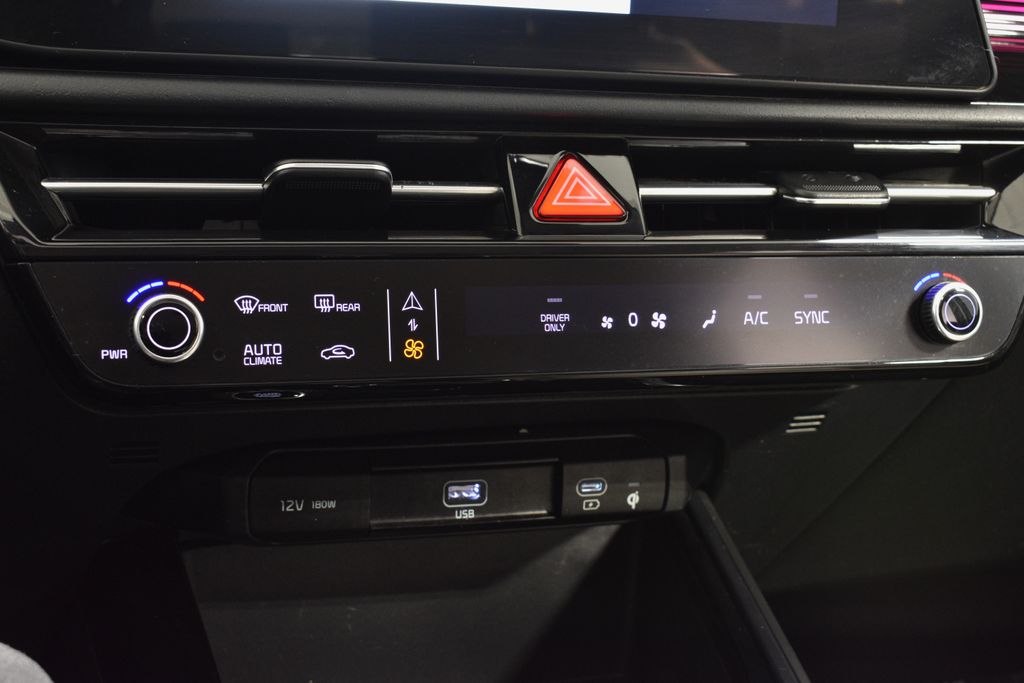 2023 Kia Niro SX Touring photo 23