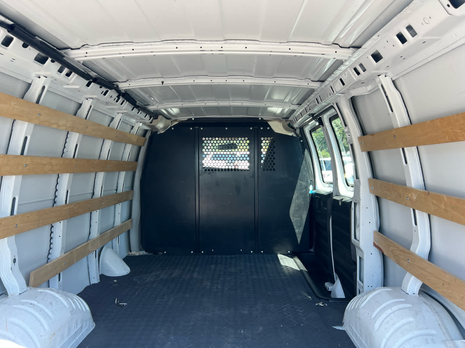 2023 Chevrolet Express Cargo 2500 photo 9