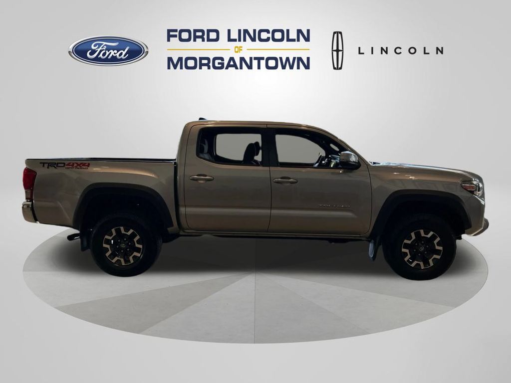 2016 Toyota Tacoma TRD Off-Road photo 4