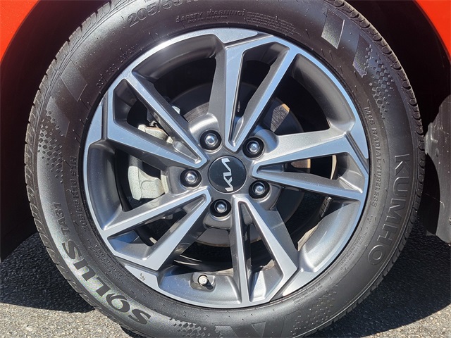 2023 Kia Forte LXS photo 12