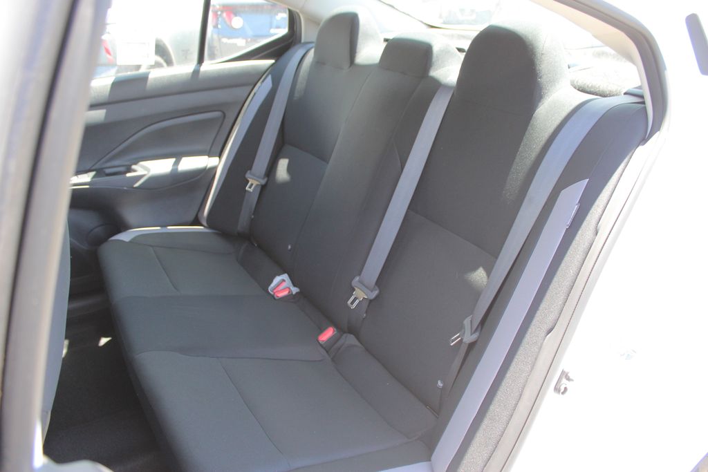 2025 Nissan Versa 1.6 S photo 14