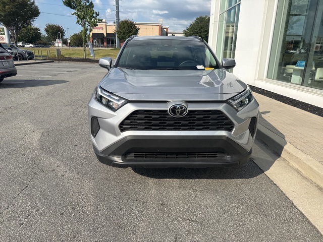 2025 Toyota RAV4 XLE photo 2