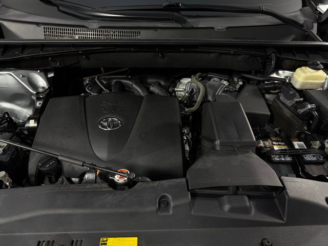 2017 Toyota Highlander XLE photo 8