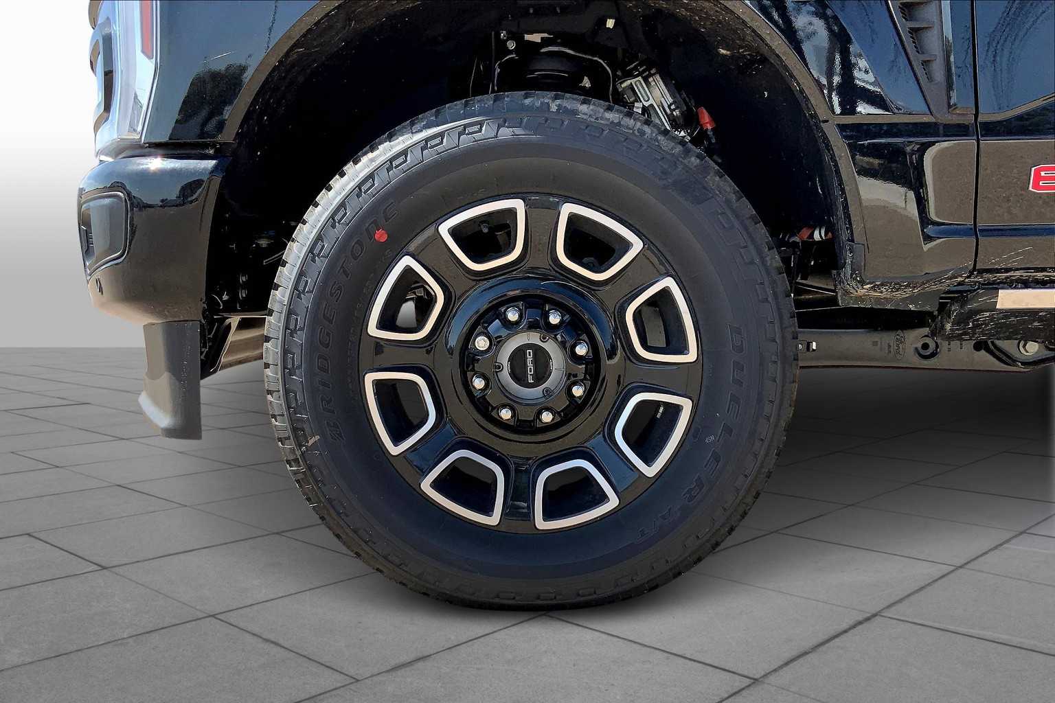2025 Ford F-350 Platinum photo 11