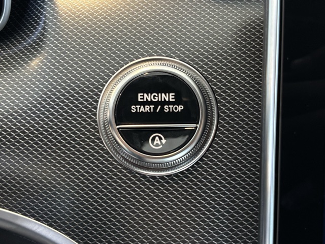 2025 Mercedes Benz C 300 photo 18