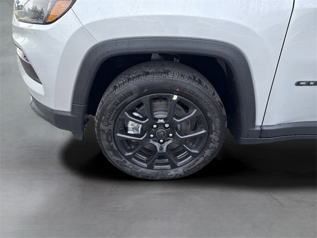 2025 Jeep Compass Latitude photo 3