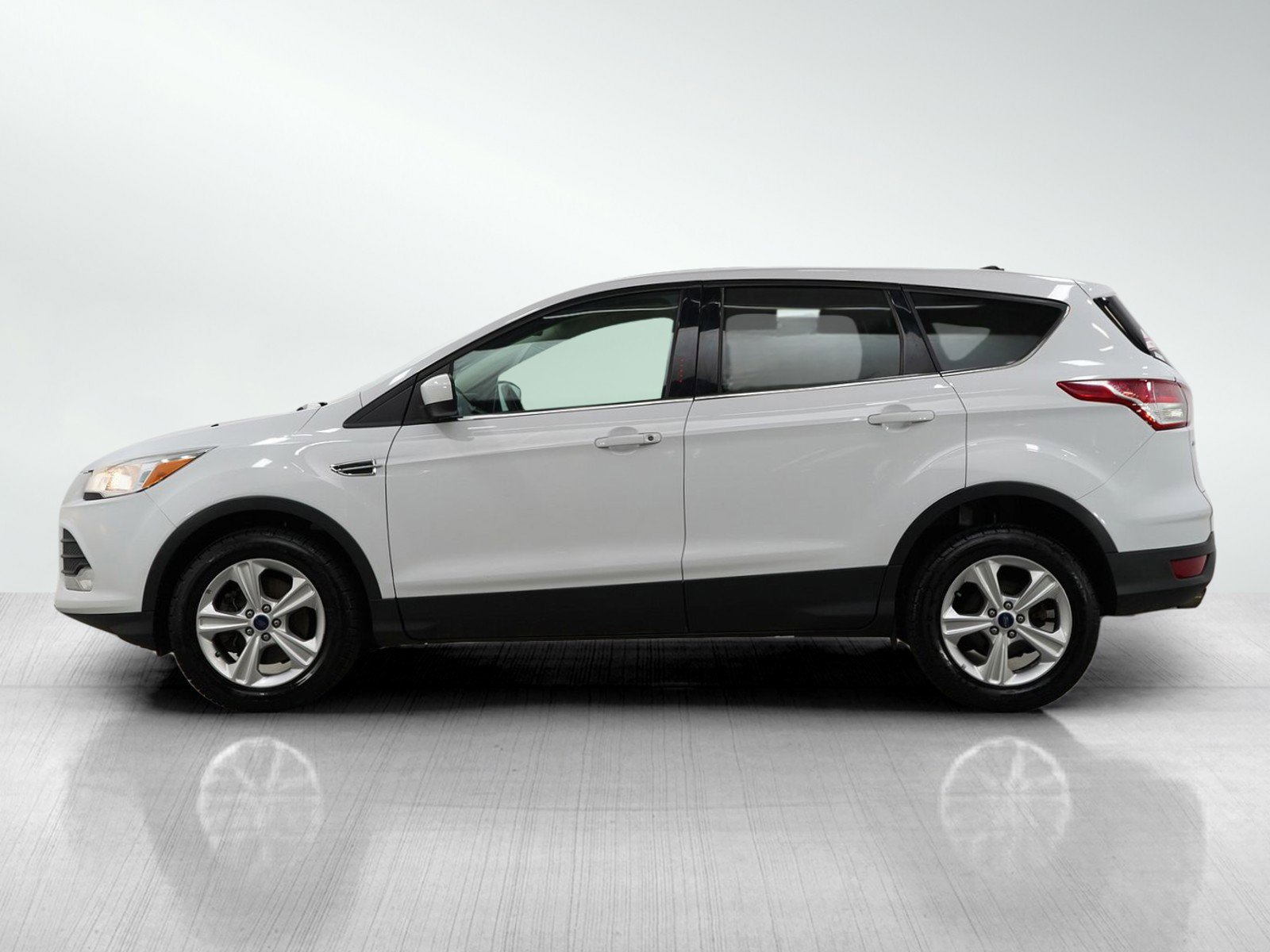 2014 Ford Escape SE photo 2
