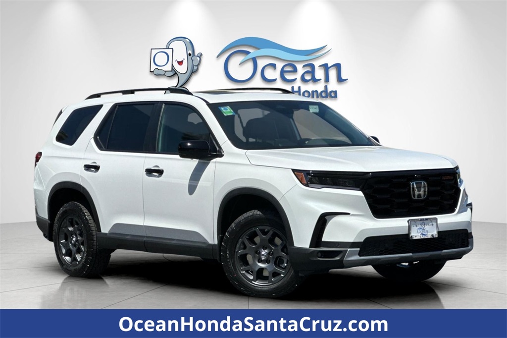 2025 Honda Pilot TrailSport's photo