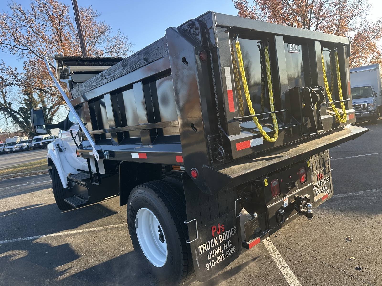 2025 Ford F-650 Base photo 2