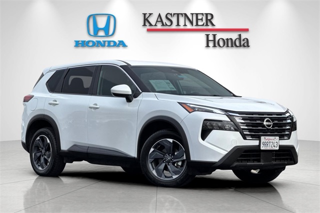 2025 Nissan Rogue SV's photo