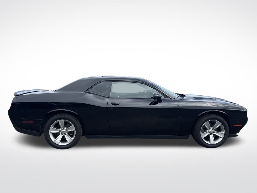 2020 Dodge Challenger SXT photo 3
