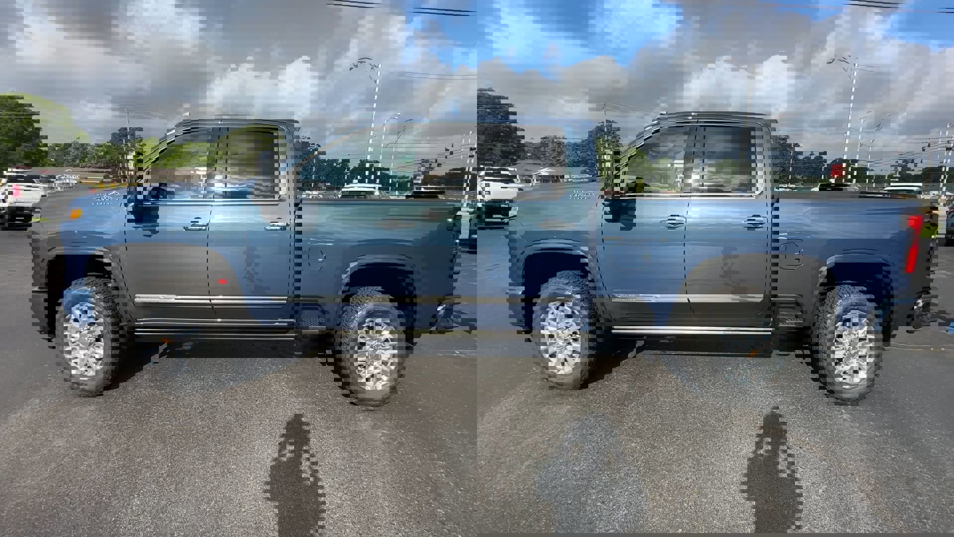 2025 Chevrolet Silverado 2500HD High Country photo 4