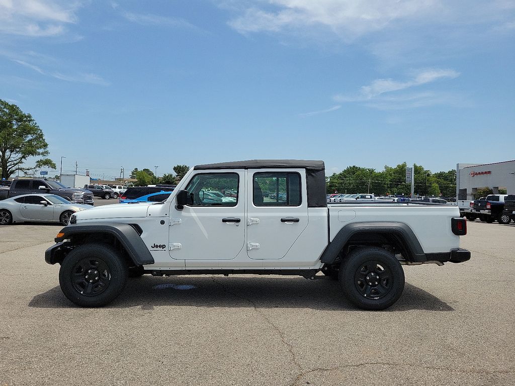 2025 Jeep Gladiator Sport photo 3