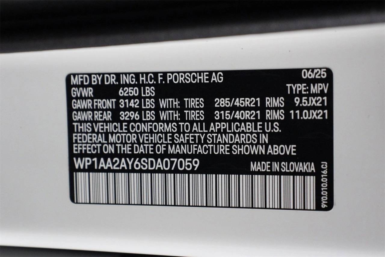 2025 Porsche Cayenne photo 23