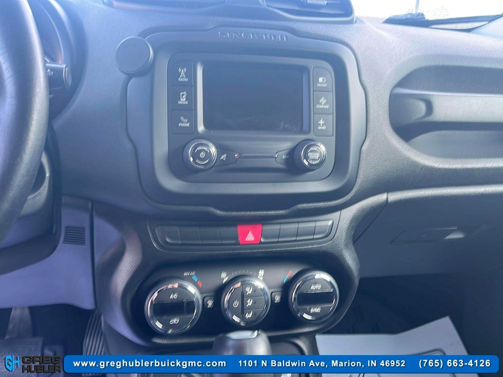 2015 Jeep Renegade Latitude photo 14